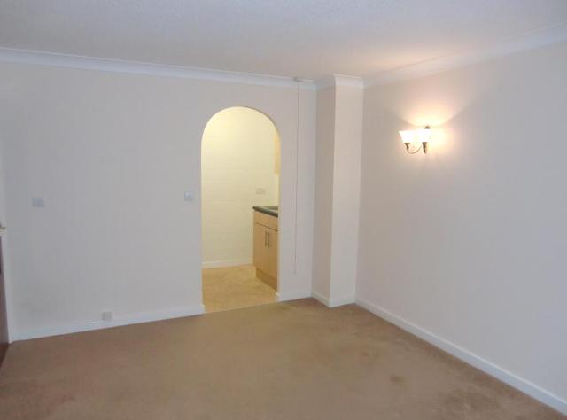  Image of 1 bedroom Apartment to rent in Grosvenor Crescent Scarborough YO11 at Homecrest House Grosvenor Crescent Scarborough, YO11 2LF