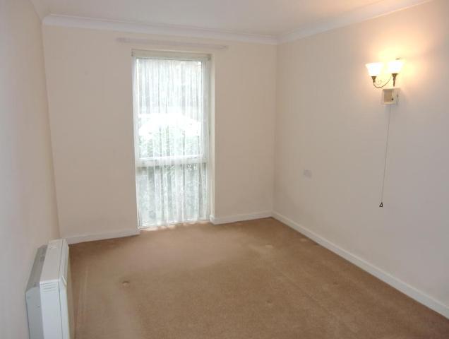  Image of 1 bedroom Apartment to rent in Grosvenor Crescent Scarborough YO11 at Homecrest House Grosvenor Crescent Scarborough, YO11 2LF