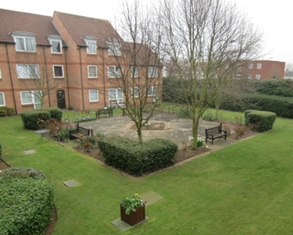  Image of 1 bedroom Apartment to rent in Beehive Lane Ilford IG4 at Homeheather House 128 Beehive Lane Ilford, IG4 5EF