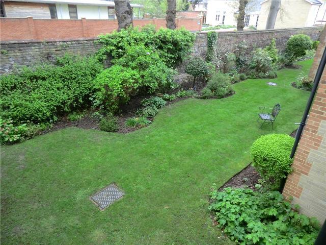  Image of 1 bedroom Apartment to rent in Wilton Road Salisbury SP2 at Homesarum House Wilton Road Salisbury, SP2 7HS