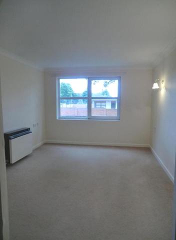  Image of 1 bedroom Apartment to rent in Wilton Road Salisbury SP2 at Homesarum House Wilton Road Salisbury, SP2 7HS