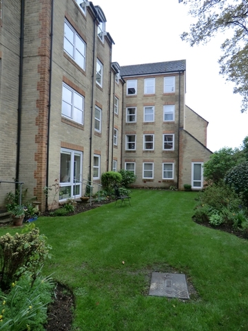  Image of 1 bedroom Apartment to rent in Wilton Road Salisbury SP2 at Homesarum House Wilton Road Salisbury, SP2 7HS