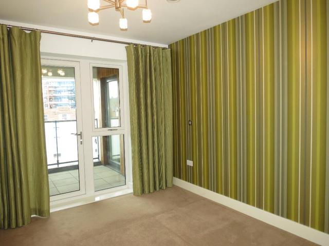  Image of 1 bedroom Flat to rent in Coombe Lane London SW20 at Raynes Park, SW20 0BW