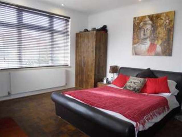  Image of 2 bedroom Property for sale in Iford Gardens Bournemouth BH7 at Iford Gardens Boscombe East Boscombe East, BH7 6SQ