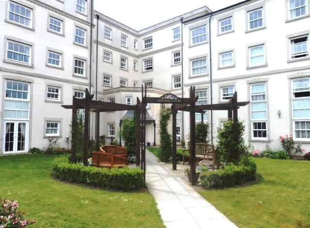  Image of 1 bedroom Apartment to rent in Marine Parade West Clacton-on-Sea CO15 at Imperial Court 24-26 Marine Parade  West Clacton-on-Sea, CO15 1LD