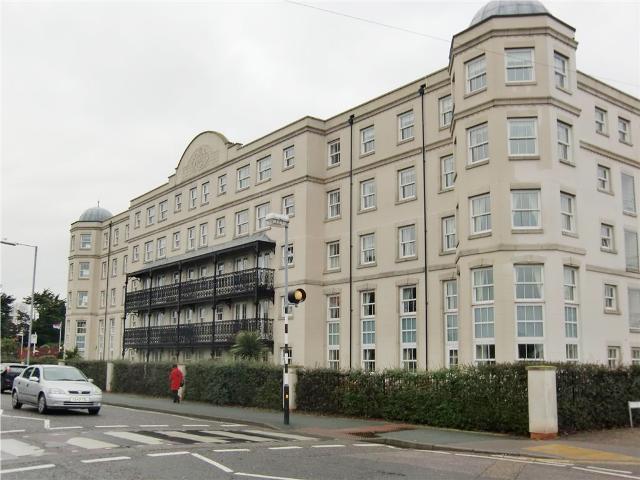  Image of 1 bedroom Apartment to rent in Marine Parade West Clacton-on-Sea CO15 at Imperial Court 24-26 Marine Parade  West Clacton-on-Sea, CO15 1LD