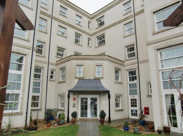  Image of 1 bedroom Apartment to rent in Marine Parade West Clacton-on-Sea CO15 at Imperial Court 24-26 Marine Parade  West Clacton-on-Sea, CO15 1LD