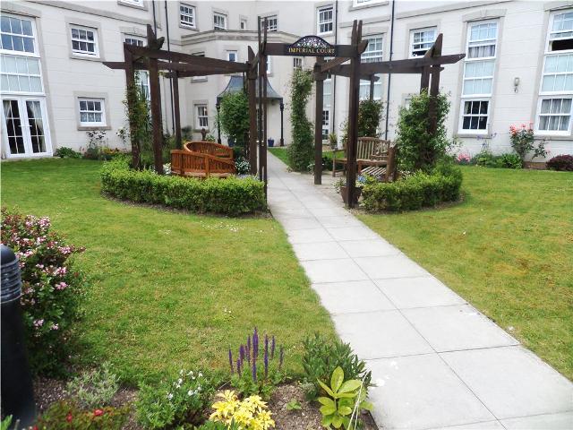  Image of 1 bedroom Apartment to rent in Marine Parade West Clacton-on-Sea CO15 at Imperial Court 24-26 Marine Parade  West Clacton-on-Sea, CO15 1LD