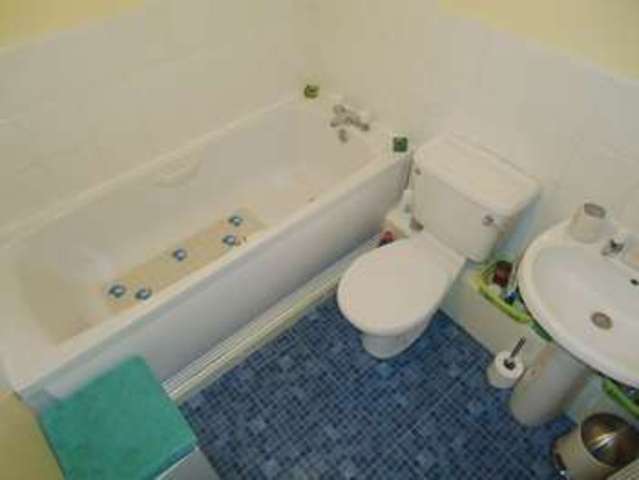  Image of 1 bedroom Flat to rent in Kamienna Close Stafford ST17 at Kamienna Close  Stafford, ST17 4JY