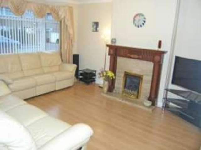  Image of 3 bedroom Semi-Detached house for sale in Kelvin Drive Kirkintilloch Glasgow G66 at Kirkintilloch Glasgow Kirkintilloch, G66 1BS