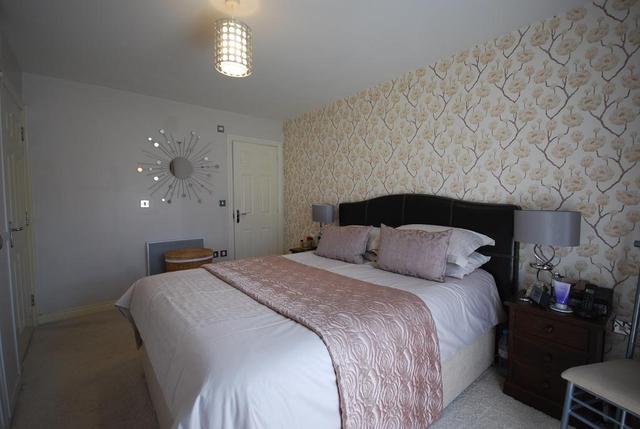  Image of 2 bedroom Flat for sale in King George Crescent Wembley HA0 at WEMBLEY, HA0 2FH