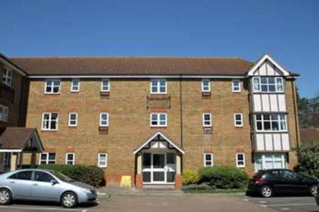  Image of 2 bedroom Apartment to rent in Heron Close Sutton SM1 at Heron Close Shearwater Sutton, SM1 2BY