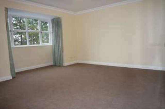  Image of 2 bedroom Apartment to rent in Heron Close Sutton SM1 at Heron Close Shearwater Sutton, SM1 2BY