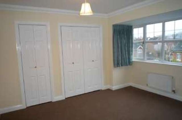  Image of 2 bedroom Apartment to rent in Heron Close Sutton SM1 at Heron Close Shearwater Sutton, SM1 2BY
