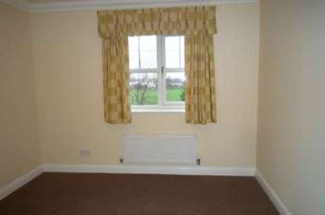  Image of 2 bedroom Apartment to rent in Heron Close Sutton SM1 at Heron Close Shearwater Sutton, SM1 2BY