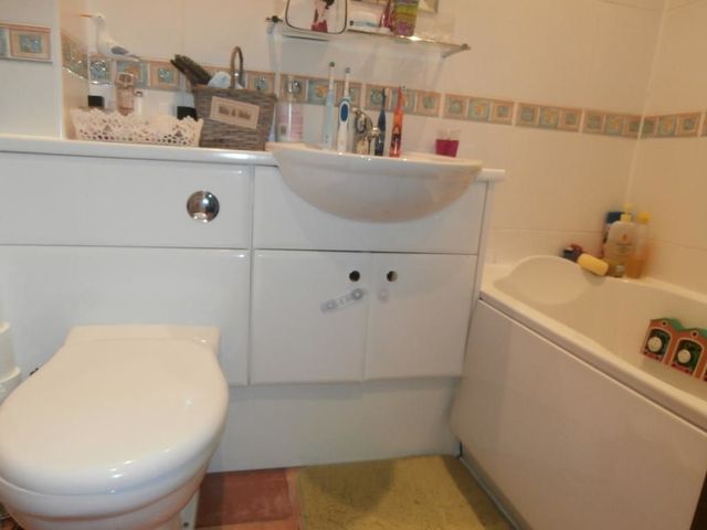  Image of 2 bedroom Terraced house to rent in Kingsfield Linlithgow EH49 at Linlithgow West Lothian West Lothian, EH49 7SL