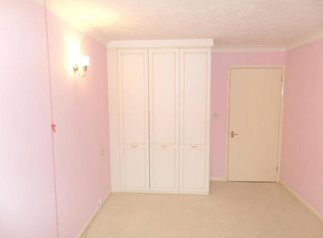  Image of 1 bedroom Apartment to rent in Chingford Mount Road London E4 at Kingswood Court 175 Chingford Mount Road Chingford, E4 8LL