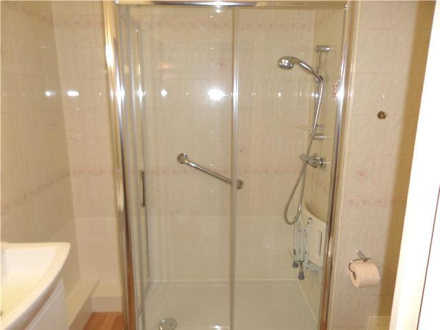  Image of 1 bedroom Apartment to rent in Chingford Mount Road London E4 at Kingswood Court 175 Chingford Mount Road Chingford, E4 8LL