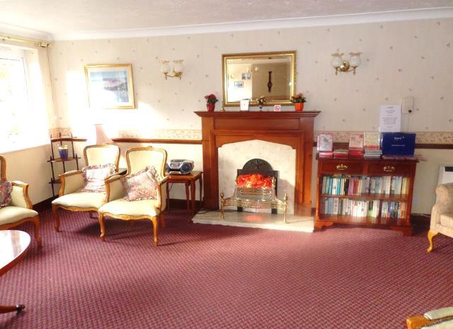  Image of 1 bedroom Apartment to rent in Chingford Mount Road London E4 at Kingswood Court 175 Chingford Mount Road Chingford, E4 8LL