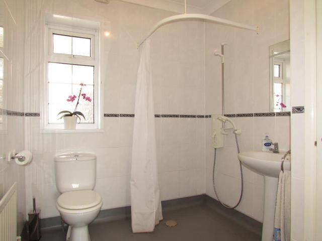  Image of 2 bedroom Detached house to rent in Kinson Avenue Parkstone Poole BH15 at Poole  Longfleet, BH15 3PH
