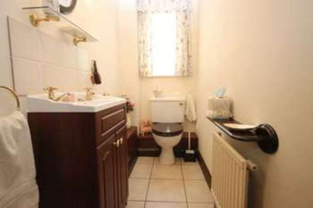  Image of 3 bedroom Detached house for sale in Park Close Kirtlington Kidlington OX5 at Park Close Kirtlington Kirtlington, OX5 3HR