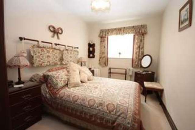  Image of 3 bedroom Detached house for sale in Park Close Kirtlington Kidlington OX5 at Park Close Kirtlington Kirtlington, OX5 3HR