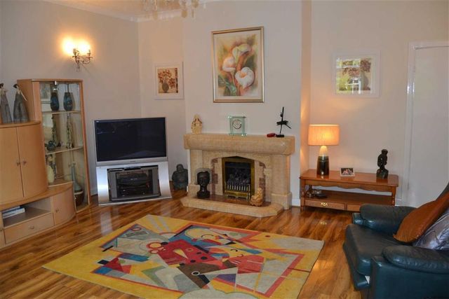  Image of 4 bedroom Property for sale in Lambert Road Bridlington YO16 at Lambert Road Bridlington Bridlington, YO16 6RE