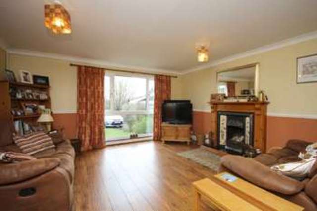  Image of 5 bedroom Detached house for sale in Langhams Way Wargrave Reading RG10 at Wargrave  Reading, RG10 8AX