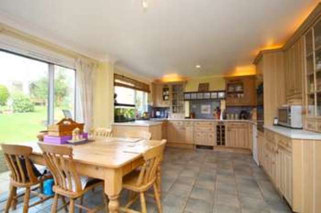  Image of 5 bedroom Detached house for sale in Langhams Way Wargrave Reading RG10 at Wargrave  Reading, RG10 8AX