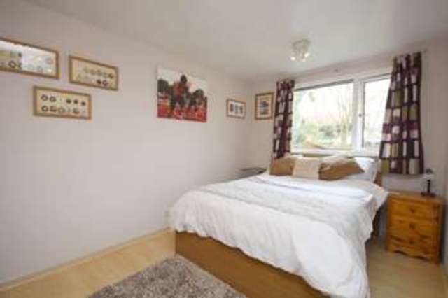  Image of 5 bedroom Detached house for sale in Langhams Way Wargrave Reading RG10 at Wargrave  Reading, RG10 8AX