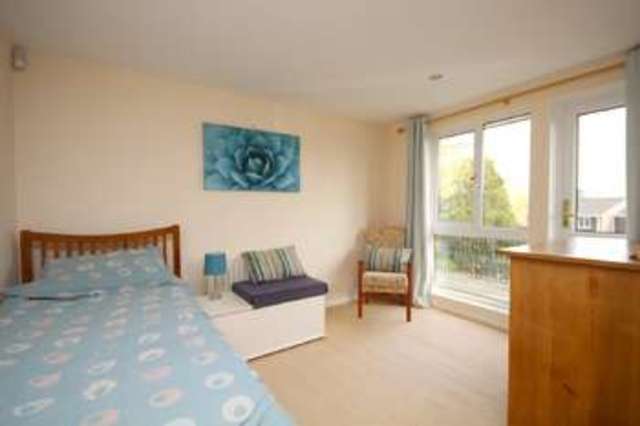  Image of 5 bedroom Detached house for sale in Langhams Way Wargrave Reading RG10 at Wargrave  Reading, RG10 8AX