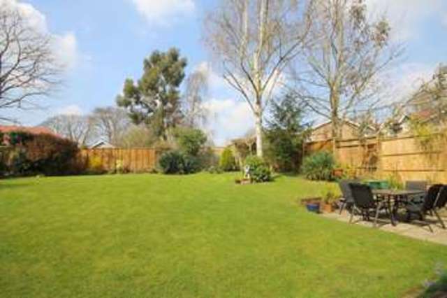  Image of 5 bedroom Detached house for sale in Langhams Way Wargrave Reading RG10 at Wargrave  Reading, RG10 8AX