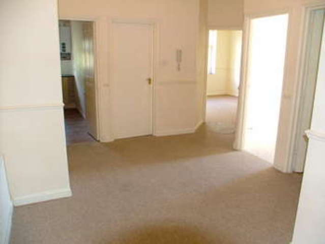  Image of 2 bedroom Flat to rent in Lansdowne Road Bournemouth BH1 at Lansdowne Road  Bournemouth, BH1 1RP