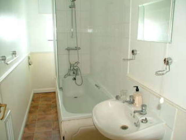  Image of 2 bedroom Flat to rent in Lansdowne Road Bournemouth BH1 at Lansdowne Road  Bournemouth, BH1 1RP