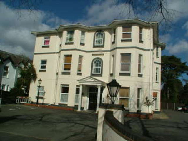  Image of 2 bedroom Flat to rent in Lansdowne Road Bournemouth BH1 at Lansdowne Road  Bournemouth, BH1 1RP