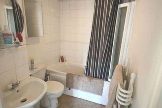  Image of 2 bedroom Apartment to rent in St. Peters Road Ditton Aylesford ME20 at Mercer Close  Larkfield, ME20 6PH