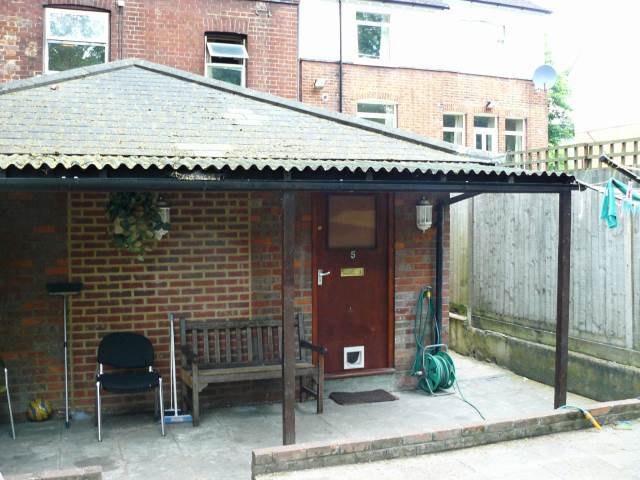  Image of 1 bedroom Flat to rent in Lemsford Road St. Albans AL1 at St Albans Hertfordshire St Albans, AL1 3PB