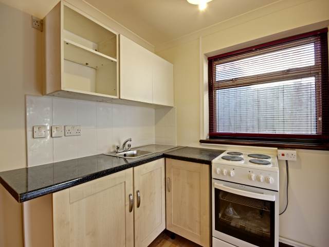  Image of 1 bedroom Flat to rent in Lemsford Road St. Albans AL1 at St Albans Hertfordshire St Albans, AL1 3PB