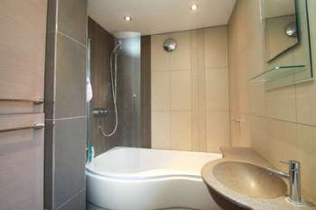  Image of 4 bedroom Detached house for sale in Lenelby Road Tolworth Surbiton KT6 at Surbiton Surrey, KT6 7BG