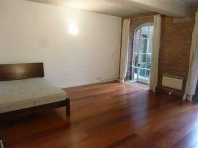 Image of Studio flat to rent in Fairfield Road London E3 at Bow Quarter, E3 2UH