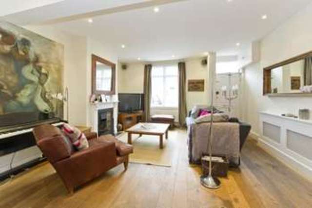  Image of 3 bedroom Terraced house to rent in Lillian Road London SW13 at Lillian Road  London, SW13 9JF