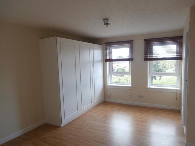  Image of 1 bedroom Flat to rent in Limebank Park East Calder Livingston EH53 at East Calder West Lothian West Lothian, EH53 0QU