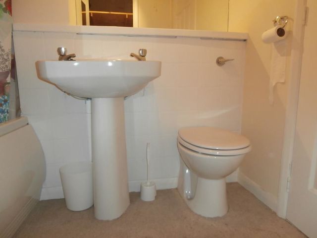  Image of 1 bedroom Flat to rent in Limebank Park East Calder Livingston EH53 at East Calder West Lothian West Lothian, EH53 0QU
