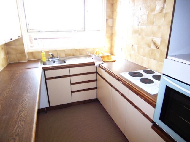  Image of 2 bedroom Apartment to rent in Poole Road Westbourne Bournemouth BH12 at 330 Poole Road Branksome Poole, BH12 1AS