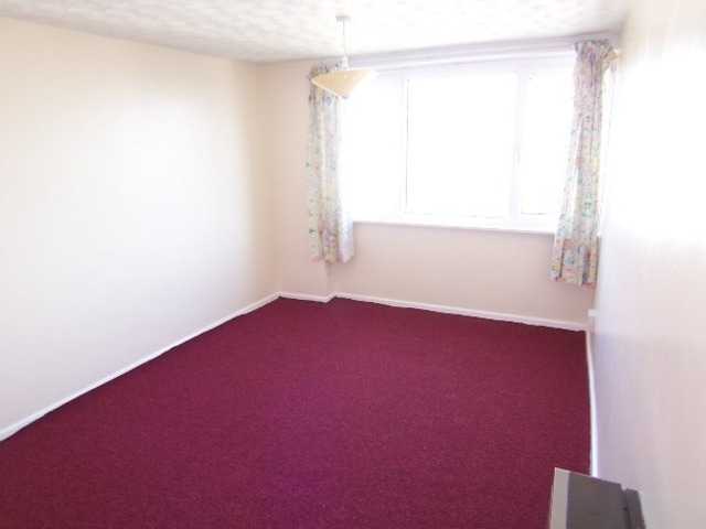  Image of 2 bedroom Apartment to rent in Poole Road Westbourne Bournemouth BH12 at 330 Poole Road Branksome Poole, BH12 1AS