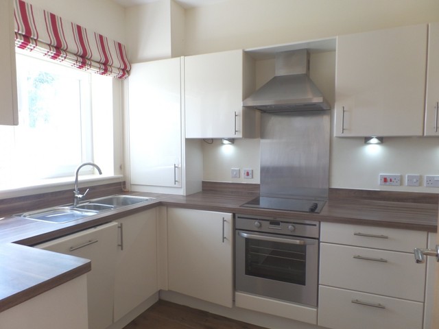  Image of 3 bedroom Detached house to rent in Lloyd Road Chichester PO19 at Chichester, PO19 6AY