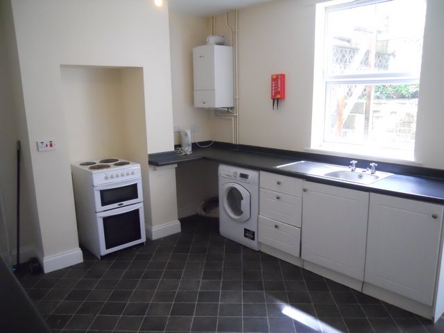  Image of 4 bedroom House Share to rent in London Road Worcester WR5 at Worcester  Spetchley, WR5 2DL