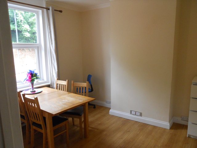  Image of 4 bedroom House Share to rent in London Road Worcester WR5 at Worcester  Spetchley, WR5 2DL