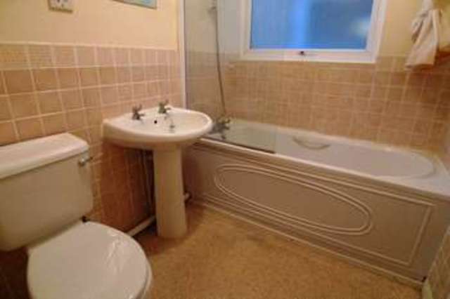 Image of 1 bedroom Flat to rent in Longlands Road Sidcup DA15 at Longlands Road  Sidcup, DA15 7LG