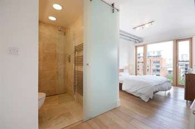 Image of 2 bedroom Flat to rent in Tower Bridge Road London SE1 at London Bridge, SE1 3FG